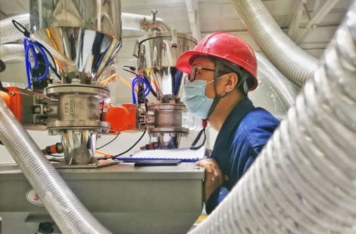 甘肅首條熔噴布生產線產品順利下線，經緯編布制造迎來新篇章